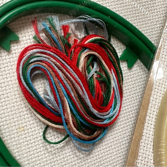 Cross Stitch needlepoint bundle of two Christmas projects. Everything included! - Picture 6 of 8